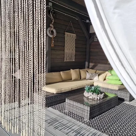 Plaza - - Domki Z Jacuzzi I Sauna Karwia