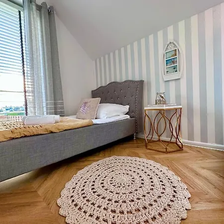 Plaza - - Domki Z Jacuzzi I Sauna Karwia